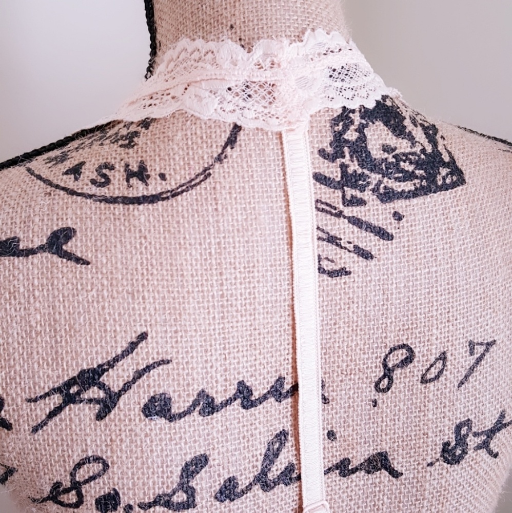 •LAST ONE• Peach Lace Bralette - Picture 5 of 6